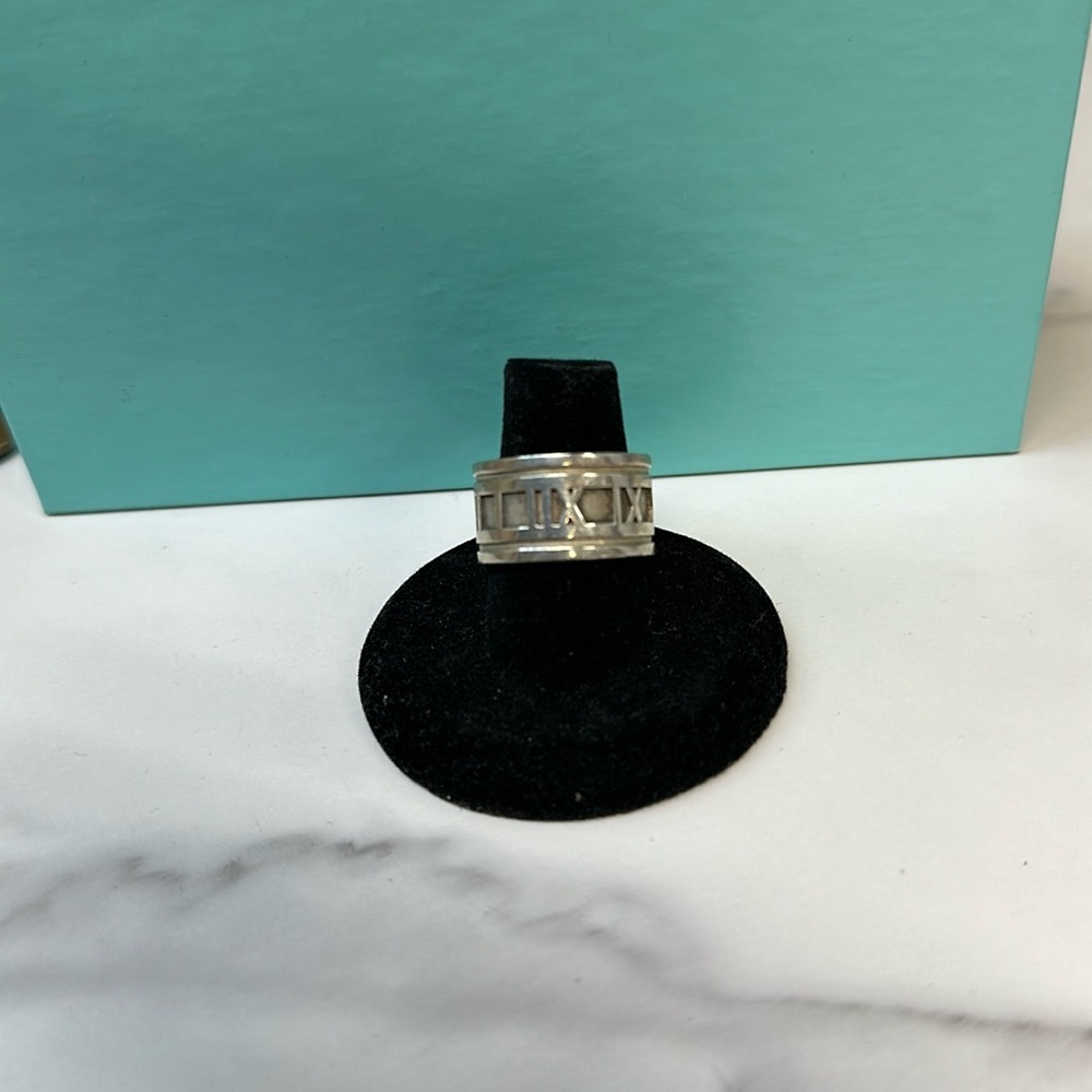 Tiffany & Co. Roman Numerals Size 7